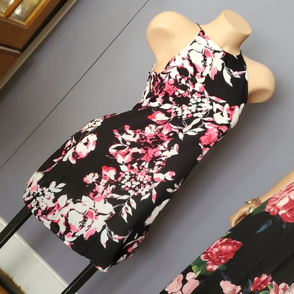 Dresses & Skirts - CLEARANCE Stunning Floral A Line Dress